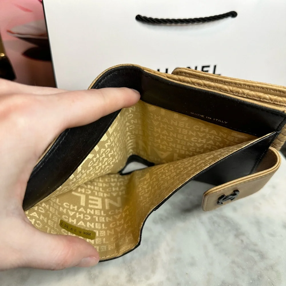 Chanel Beige Compact Wallet - Picture 5 of 16